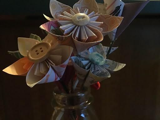 超简单手工纸花制作教程，零成本DIY装饰花-第13张图片-趣作屋