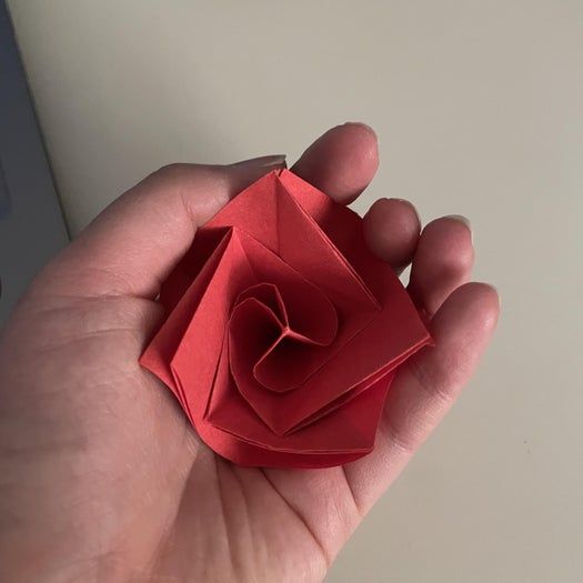 手工折纸玫瑰花教程，简单易学还能永久保存-第23张图片-趣作屋