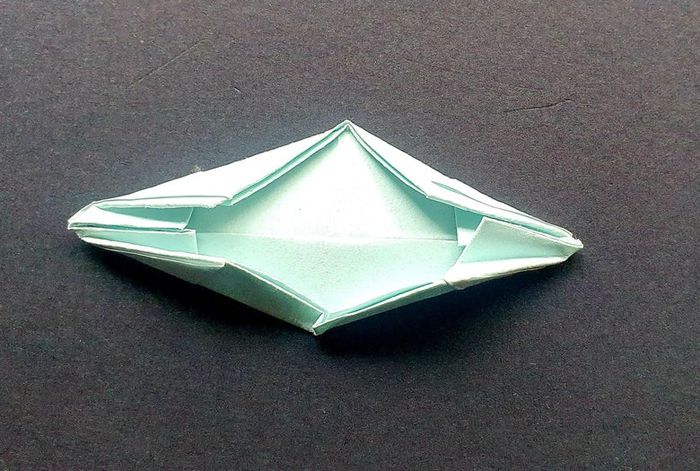 超简单折纸船教程：教你用方形纸折出实用小船-第12张图片-趣作屋