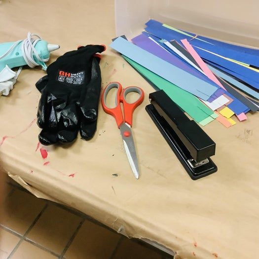 10岁以上孩子也能做的趣味手工：用废纸轻松制作创意小饰品-第2张图片-趣作屋