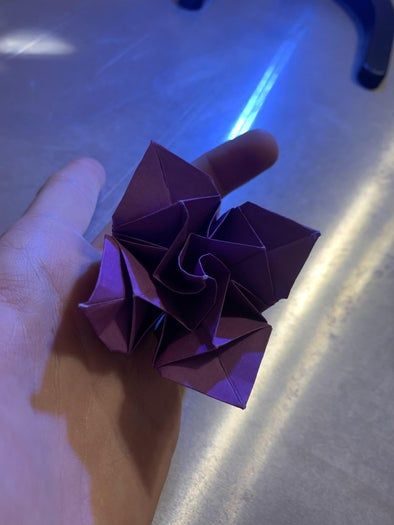 原创简单折纸花朵教程,轻松学会手工折纸花-第1张图片-趣作屋 原创简单折纸花朵教程,轻松学会手工折纸花-第1张图片-趣作屋