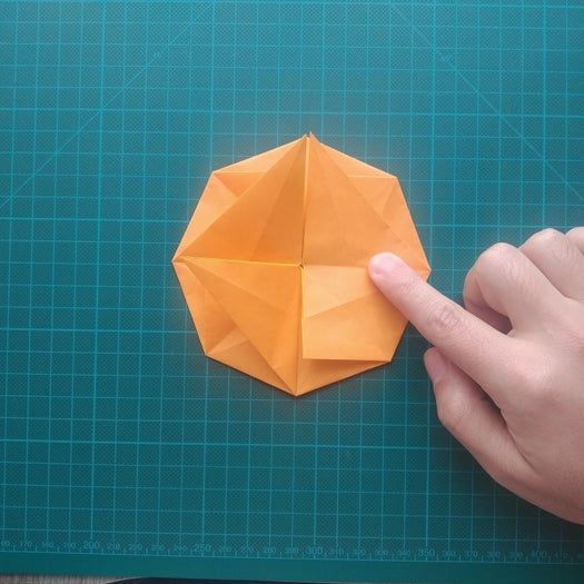 手工折纸教程：用20厘米彩纸折出π符号硬币折纸-第24张图片-趣作屋