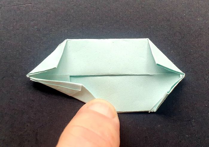 超简单折纸船教程：教你用方形纸折出实用小船-第11张图片-趣作屋