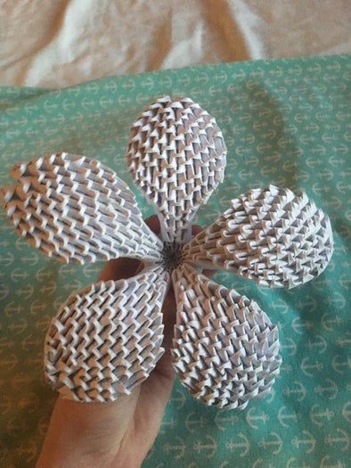 零基础也能学会!3D百合花折纸教程全解析-第15张图片-趣作屋 零基础也能学会!3D百合花折纸教程全解析-第15张图片-趣作屋