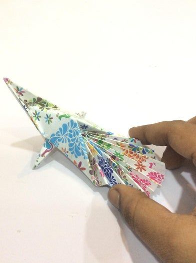 超详细折纸孔雀手工教程,零基础也能轻松学会-第26张图片-趣作屋 超详细折纸孔雀手工教程,零基础也能轻松学会-第26张图片-趣作屋