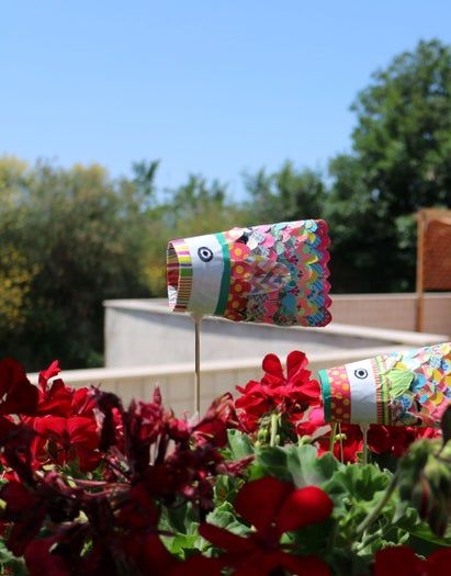 亲子手工DIY:用纸筒轻松制作彩色鲤鱼旗-第3张图片-趣作屋 亲子手工DIY:用纸筒轻松制作彩色鲤鱼旗-第3张图片-趣作屋