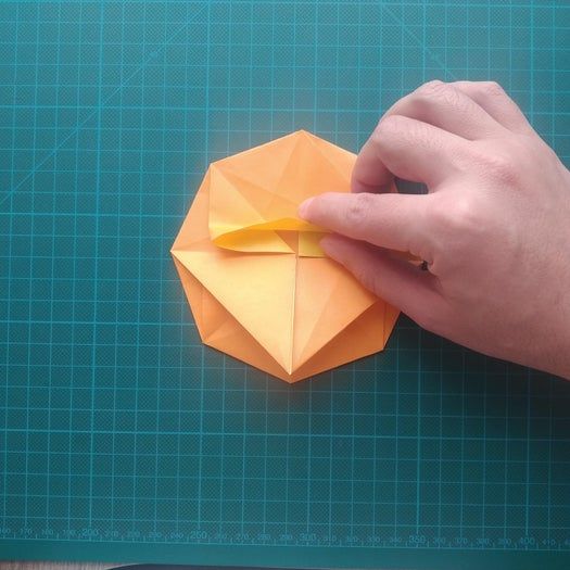 手工折纸教程：用20厘米彩纸折出π符号硬币折纸-第48张图片-趣作屋