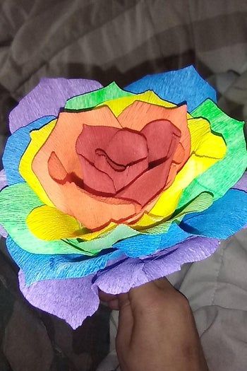 彩虹玫瑰花手工制作教程,用皱纹纸轻松DIY-第10张图片-趣作屋 彩虹玫瑰花手工制作教程,用皱纹纸轻松DIY-第10张图片-趣作屋