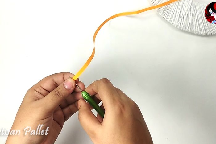 用回收材料做墙面挂饰,超简单纸艺卷手工教程-第8张图片-趣作屋 用回收材料做墙面挂饰,超简单纸艺卷手工教程-第8张图片-趣作屋