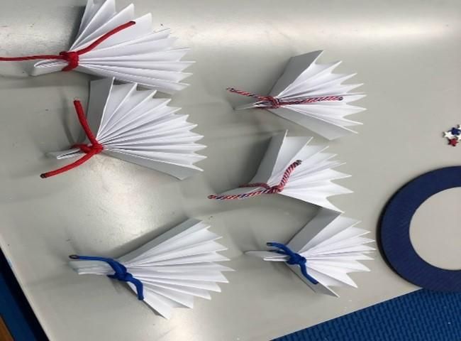 超简单爱国主题花环手工制作教程-第8张图片-趣作屋