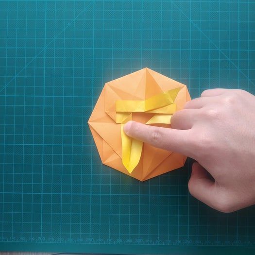 手工折纸教程：用20厘米彩纸折出π符号硬币折纸-第60张图片-趣作屋