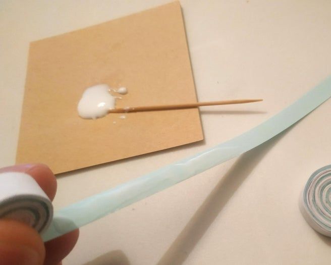 用纸做手工耳环的简单方法-第4张图片-趣作屋