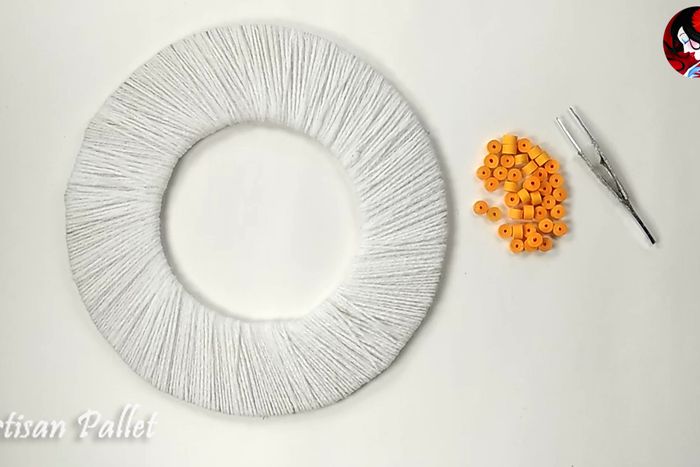 用回收材料做墙面挂饰,超简单纸艺卷手工教程-第9张图片-趣作屋 用回收材料做墙面挂饰,超简单纸艺卷手工教程-第9张图片-趣作屋