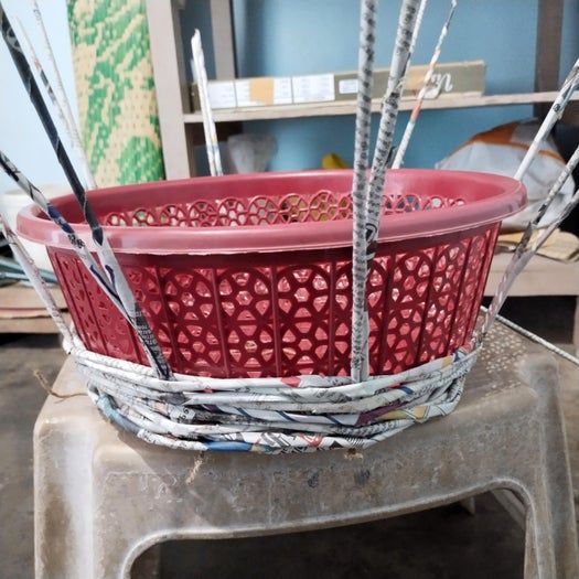 超详细纸艺花篮制作教程，用皱纹纸轻松DIY非洲菊花束-第24张图片-趣作屋