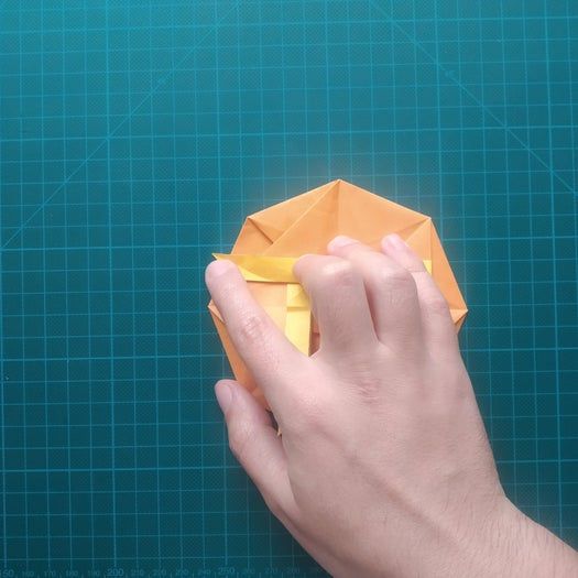 手工折纸教程：用20厘米彩纸折出π符号硬币折纸-第85张图片-趣作屋