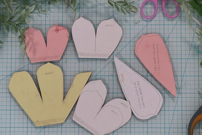 超详细手工纸花制作教程,低成本打造婚礼纪念花束-第15张图片-趣作屋 超详细手工纸花制作教程,低成本打造婚礼纪念花束-第15张图片-趣作屋