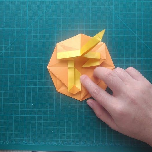 手工折纸教程：用20厘米彩纸折出π符号硬币折纸-第72张图片-趣作屋