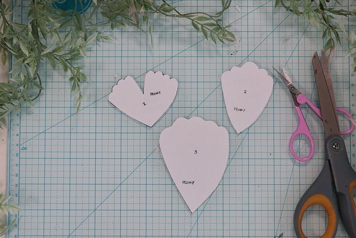 超详细手工纸花制作教程,低成本打造婚礼纪念花束-第13张图片-趣作屋 超详细手工纸花制作教程,低成本打造婚礼纪念花束-第13张图片-趣作屋