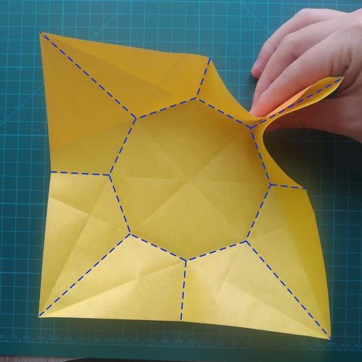 手工折纸教程：用20厘米彩纸折出π符号硬币折纸-第19张图片-趣作屋