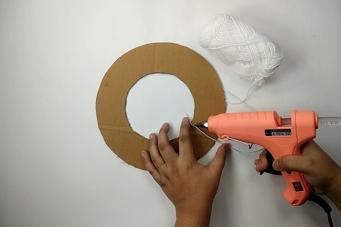 用回收材料做墙面挂饰,超简单纸艺卷手工教程-第4张图片-趣作屋 用回收材料做墙面挂饰,超简单纸艺卷手工教程-第4张图片-趣作屋