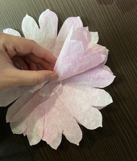 超低成本DIY咖啡滤纸花墙装饰教程，租房也能轻松上手-第18张图片-趣作屋