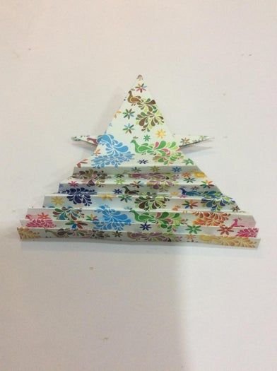 超详细折纸孔雀手工教程,零基础也能轻松学会-第22张图片-趣作屋 超详细折纸孔雀手工教程,零基础也能轻松学会-第22张图片-趣作屋