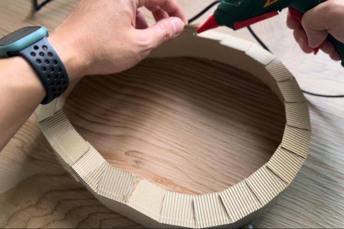 超简单！用纸手工制作宇航员头盔教程-第6张图片-趣作屋