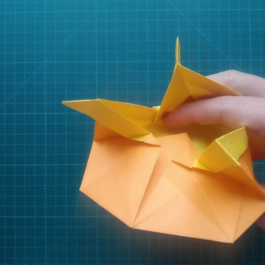 手工折纸教程：用20厘米彩纸折出π符号硬币折纸-第83张图片-趣作屋