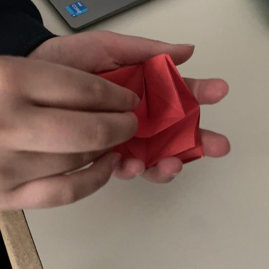 手工折纸玫瑰花教程，简单易学还能永久保存-第21张图片-趣作屋