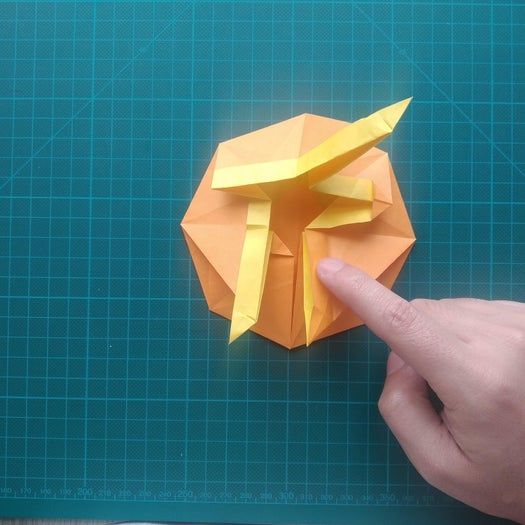 手工折纸教程：用20厘米彩纸折出π符号硬币折纸-第76张图片-趣作屋