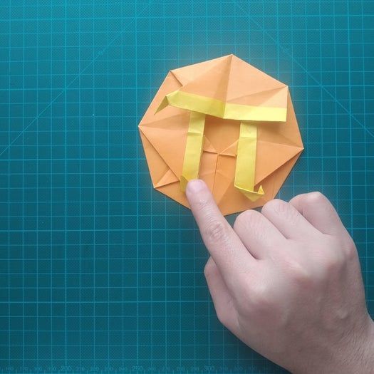 手工折纸教程：用20厘米彩纸折出π符号硬币折纸-第100张图片-趣作屋