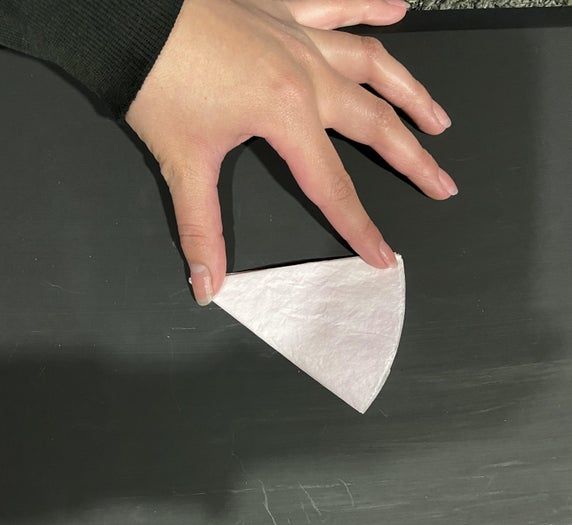 超低成本DIY咖啡滤纸花墙装饰教程，租房也能轻松上手-第11张图片-趣作屋