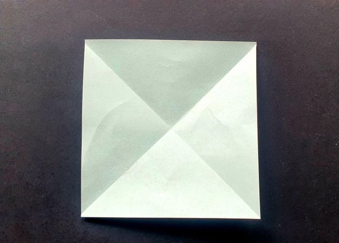 超简单折纸船教程：教你用方形纸折出实用小船-第4张图片-趣作屋