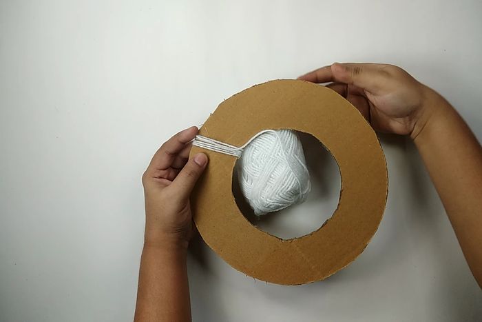 用回收材料做墙面挂饰,超简单纸艺卷手工教程-第5张图片-趣作屋 用回收材料做墙面挂饰,超简单纸艺卷手工教程-第5张图片-趣作屋