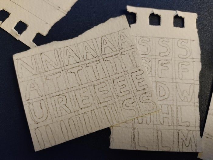 低成本DIY字母装饰板教程,轻松打造个性家居小物-第11张图片-趣作屋 低成本DIY字母装饰板教程,轻松打造个性家居小物-第11张图片-趣作屋