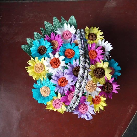 超详细纸艺花篮制作教程，用皱纹纸轻松DIY非洲菊花束-第69张图片-趣作屋