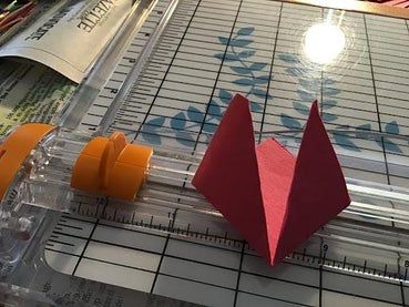 超简单手工纸花制作教程，零成本DIY装饰花-第4张图片-趣作屋