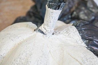 低成本手工制作万圣节南瓜灯教程-第8张图片-趣作屋