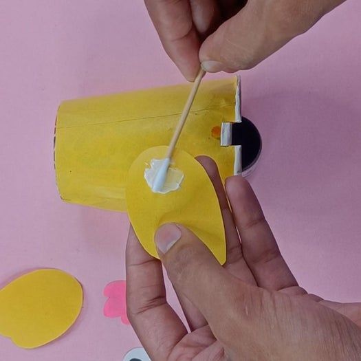 简单又有趣的橡皮筋驱动移动玩具制作教程-第12张图片-趣作屋