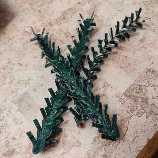 回收塑料制作环保圣诞花环教程-第13张图片-趣作屋