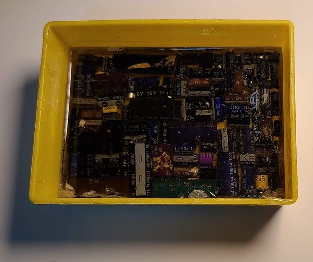 用废旧电子设备制作厨房装饰瓷砖的环保教程-第12张图片-趣作屋