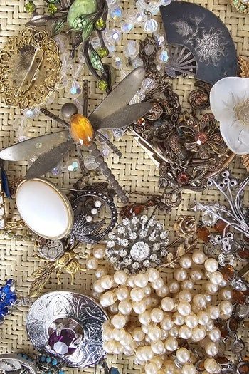 用旧框自制复古珠宝展示墙-第9张图片-趣作屋