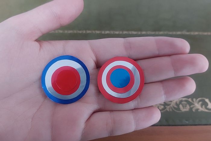 用饮料罐制作佩吉·卡特和美国队长盾牌配饰教程-第17张图片-趣作屋