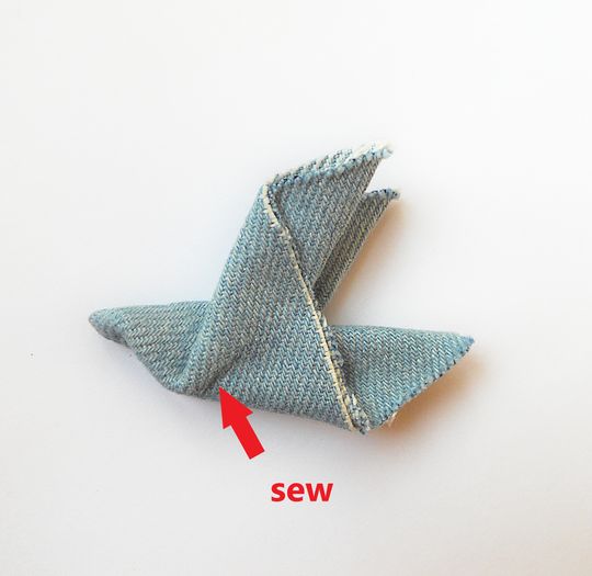 用旧牛仔布制作和平鸽胸针的折纸灵感教程-第17张图片-趣作屋