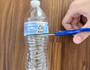 简易环保塑料瓶改造存钱罐教程-第5张图片-趣作屋 简易环保塑料瓶改造存钱罐教程-第5张图片-趣作屋