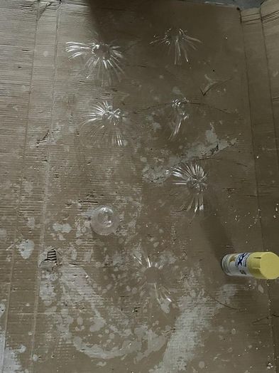 塑料瓶变废为宝:简单几步做出美丽花朵装饰-第12张图片-趣作屋 塑料瓶变废为宝:简单几步做出美丽花朵装饰-第12张图片-趣作屋