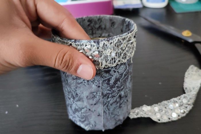 废旧布料和罐头变身创意笔筒教程-第23张图片-趣作屋