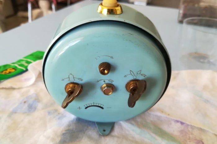 如何用旧闹钟改造无噪音电池闹钟-第26张图片-趣作屋 如何用旧闹钟改造无噪音电池闹钟-第26张图片-趣作屋