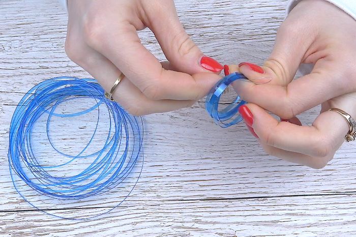 塑料瓶创意再利用教程：制作牙刷架、绳子、绳花和幼儿玩具-第11张图片-趣作屋