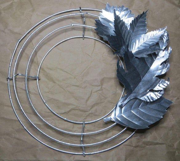 用铝制饼盘制作叶形装饰蜡烛环教程-第10张图片-趣作屋